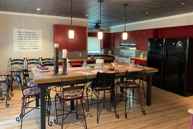 Dining area and kitchen - 650 Riddle Road House