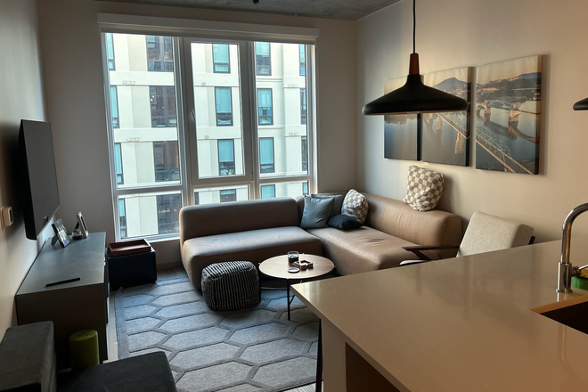 Living room - HUB Knoxville Apartments