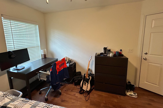 Bedroom - desk and dresser - University Club Apartments 4x4 Spring 2026 (through Summer if desired)