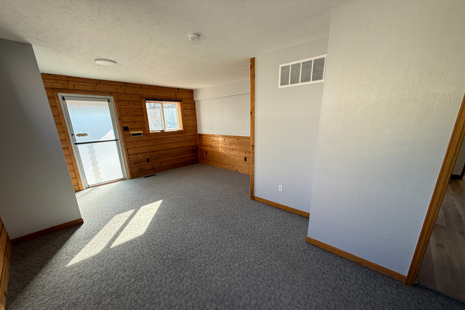 3 - AVAILABLE NOW!: 2629 Spruce St House