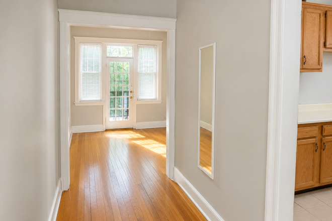 1 - Large 2 bed condo with private outdoor space for rent 9/1 NO FEE Close to BC Shuttle
