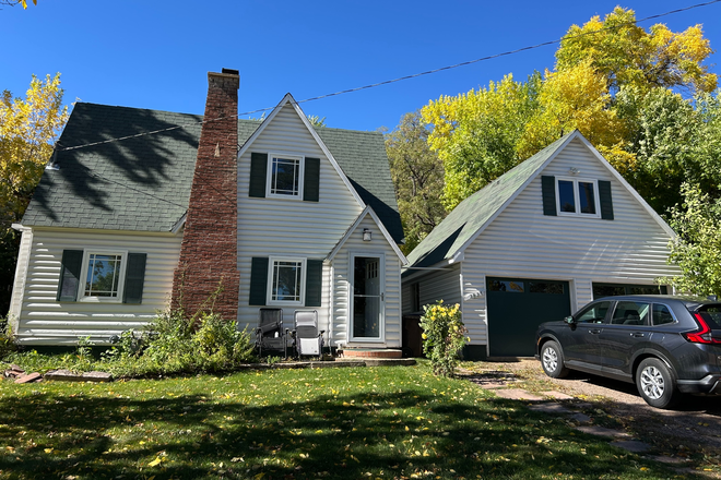 the home - Cozy, quiet, neighborhood home to share in central boulder