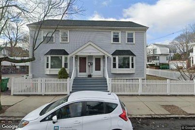 . - Big 3 bed 2.5 bath for September! Apartments