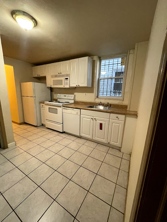 Kitchen - 2 Bed 1 Bath Apartment - First Floor Apt - Backyard - W/D - Dishwasher - Close to Drexel & Hospitals
