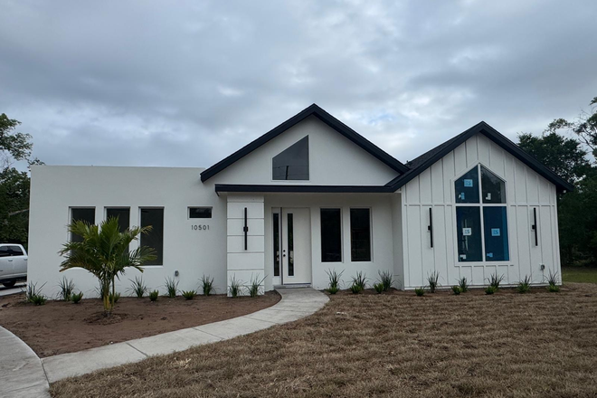 Exterior of home - 🔑 Coming Soon May — Women-Only | Brand-New | Private En-Suite | All Utilities Incl. | 10 min UCF