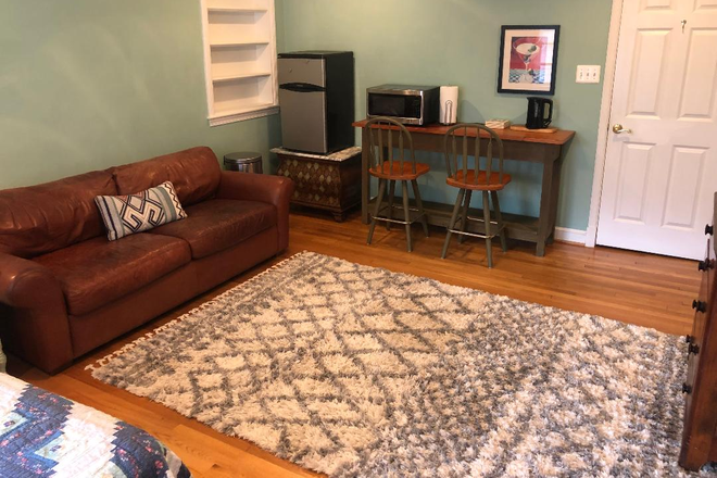 Mini Fridge, Microwave & bar area. - $900 /room for rent; great location close to DC! (Bethesda, AU,GU, NIH) Apartments