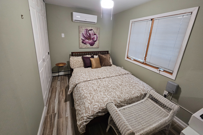 Bedroom - Spacious & Furnished 1st Floor Unit - Private Entrance & W/D House