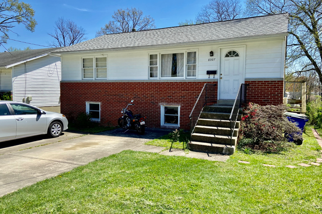 Front - Summer sublet $650/mo (6/1-7/31) available in house near UMD/Lidl/Lake Artemesia.