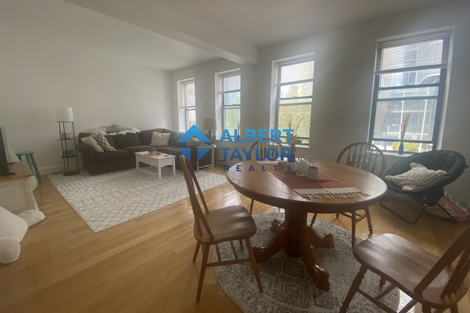 Living Area - 4 Bed 1 Bath ACROSS from ISEC!!