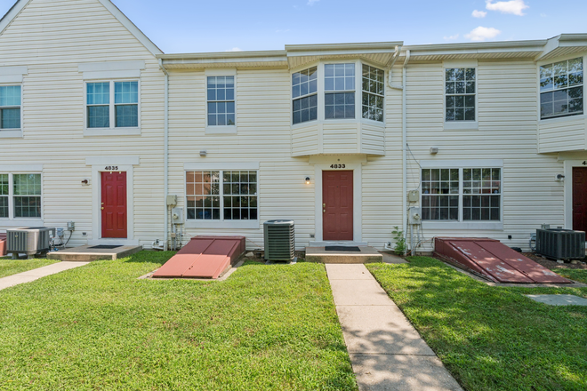 Street View - Townhouse walking Distance to UMD