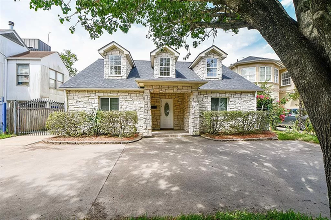 street view - Lovely house in West U area looking for Rice roommates.