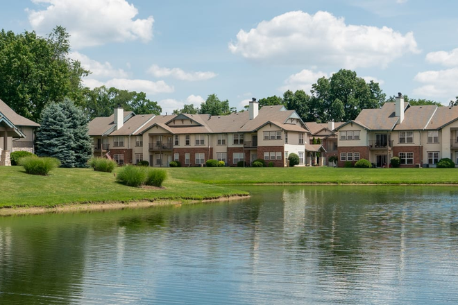 Whoa - 2 BR Private Pond View - Elevate on Main w/ All Amenities Apartments