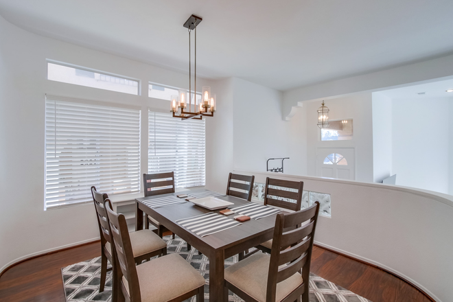 living space - Upscale & Serene 3BR/2.5BA Luxury Townhome in UTC – Ideal for Professionals & Faculty