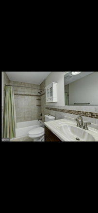 bathroom - House close to campus, lidl, cvs, mcdonald’s