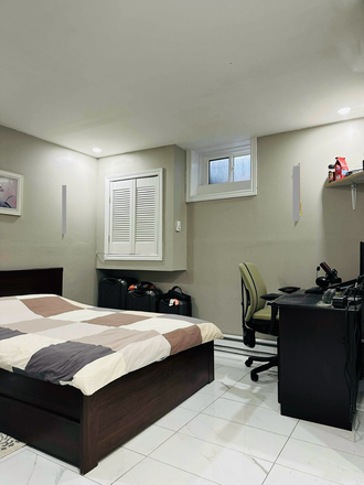 Bedroom A: $980 Private room with Double sized bed - Private room for rent in a shared townhouse at London Green Court