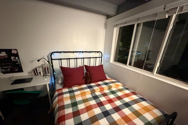 furniture comes included! - Sterling University Peaks