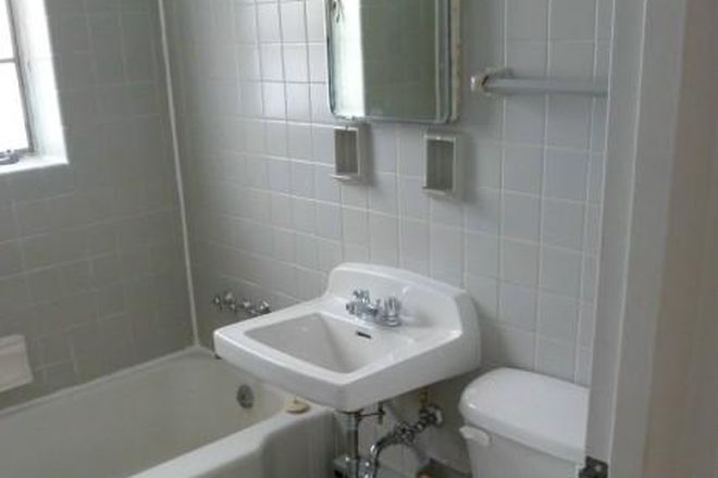 Bathroom - Kennilworth Apartments