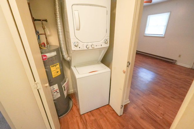 Washer dryer in Unit - Appletree Apartments, Walkable to Campus
