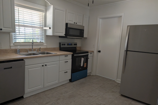 Kitchen - 420 Pine Hills Drive House
