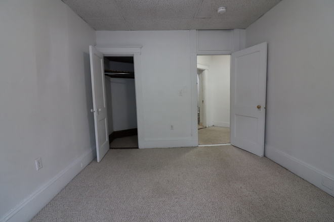 Bedroom - Affordable 1 Bed Split Across from NEU Apartments