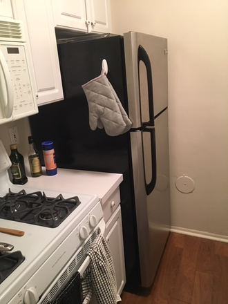 Kitchen - Avail 7/1 or Earlier Walk to Hosp., Kerytwn, Rvr- 2 level 1B/1Ba Condo Util Inc (525B Longshre Dr