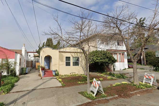 Outside Street View - 4 bedroom house in quiet neighborhood near campus