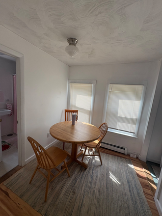 Dining Room - House 5 Minutes From Campus
