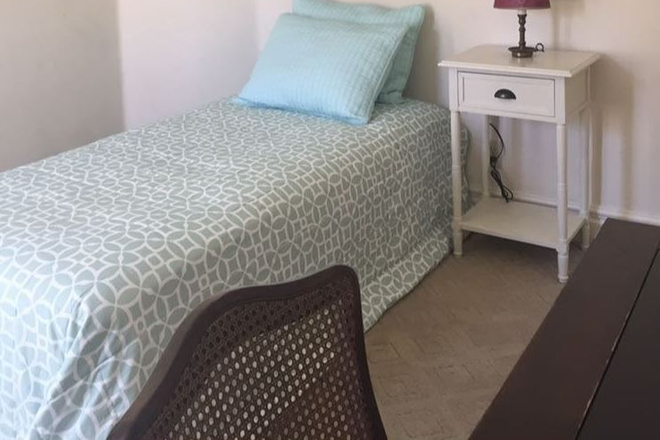  - Room For Rent