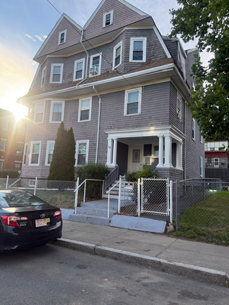 Outside Front View - 15 Fenelon Street 3 Bedroom Apartment