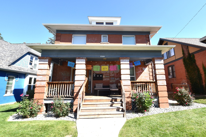 Front of the house... reach out for more photos! - Ocho