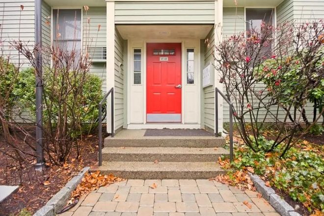 Front Entrance of Building - Newly Renovated One Bedroom Apartment w/ Patio