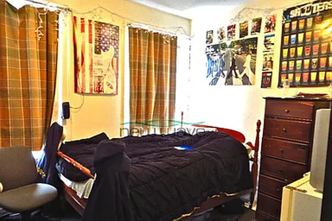 Private bedroom - Private Room by Mission Park Green Line — $1,460