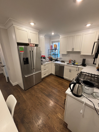 Kitchen - Absolutely Massive 4 Bedroom / 3 Bathroom, Minutes from Campus Apartments