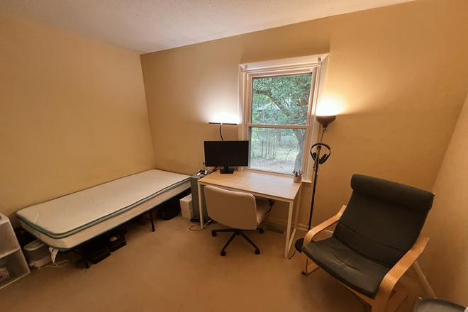Bedroom - Affordable Private Room in Carrboro - Great Location House