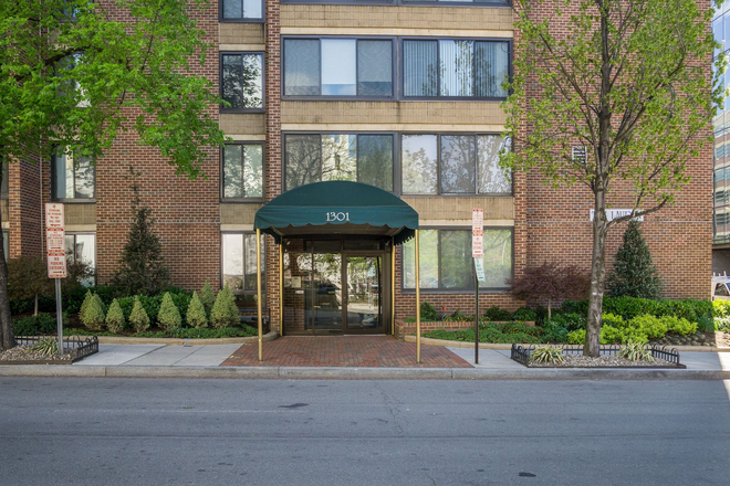 Front door - Furnished Studio Available 8/1 | Doorman, Roof Deck & Pool | Prime Location Condo