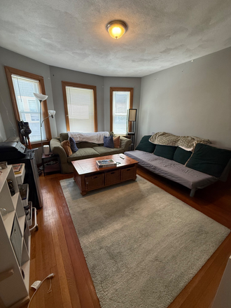 - - THREE BED NEAR TUFTS UNIVERSITY 6/1/2027 Apartments