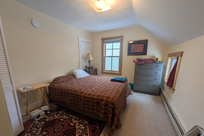 one bedroom - Large 2+ bedroom 1 ½ bath fully furnished in owner occupied duplex Duplex