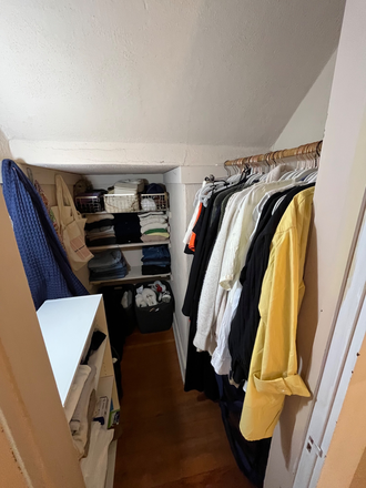 walkin closet - spring semester sublet House