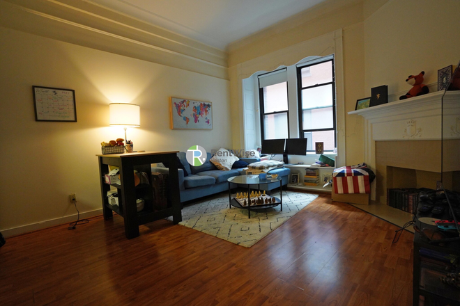 1 - NOW-SEPT 2025- Beautiful Studio & 1 Bed Downtown Apartments. Lots of Amenities