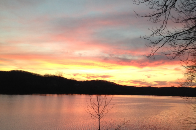 Sunset View from the Patio - River Cottage on the Cumberland/ Close to Charlotte Pike House