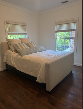 Bedroom - Beautiful, clean Shared space with shared bathroom House