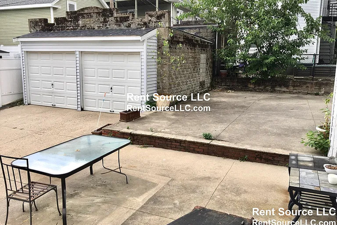 Back shared area - 3 Bef 2 Bath Gem on Gilman Sq Green Line Condo
