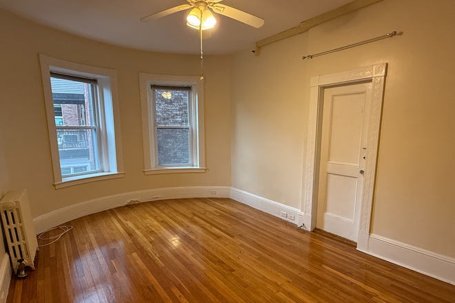 living room - Coolidge Corner 1 bed with updated kitchen - available now
