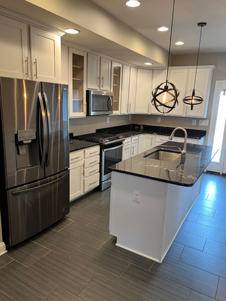 Kitchen - Federal Hill Townhouse w 3 Car Parking Pad