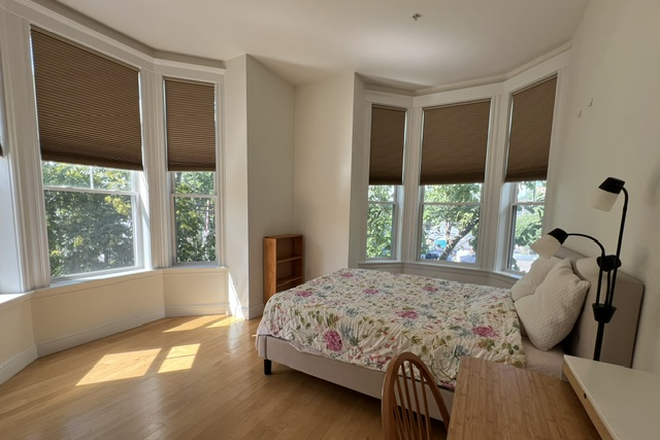 Bed room 1 - Fully Furnished Room in Modern 2B/2B Condo
