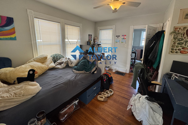 Bedroom #1 - 4 Bed 2 Bath on Gordon Street!! Apartments