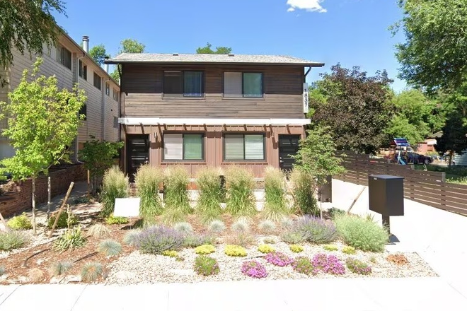 Front of townhome - Spring Semester 2026 Sublease: Private Room with attached 3/4 bath in 3-bedroom townhouse