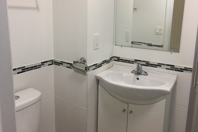 Washroom - Dundas st w and Beverley st House