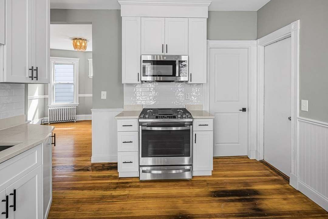 kitchen - One large bedroom sublet available for spring!!! Apartments