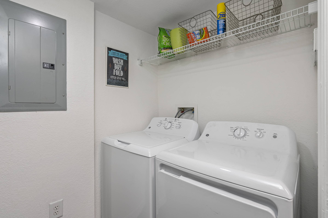 in unit laundry - Vue Tampa Student Housing Apartments